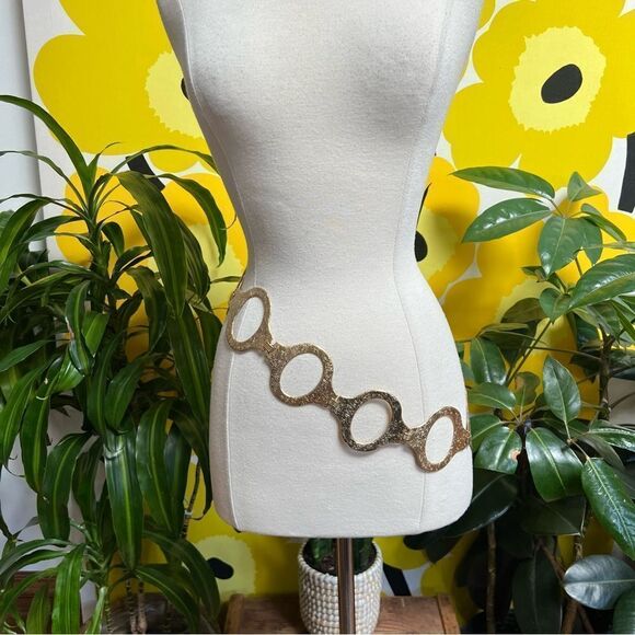Chunky Oversized Vintage 1970s Groovy Embossed Egyptian Revival Chain Link Belt - Picture 10 of 16